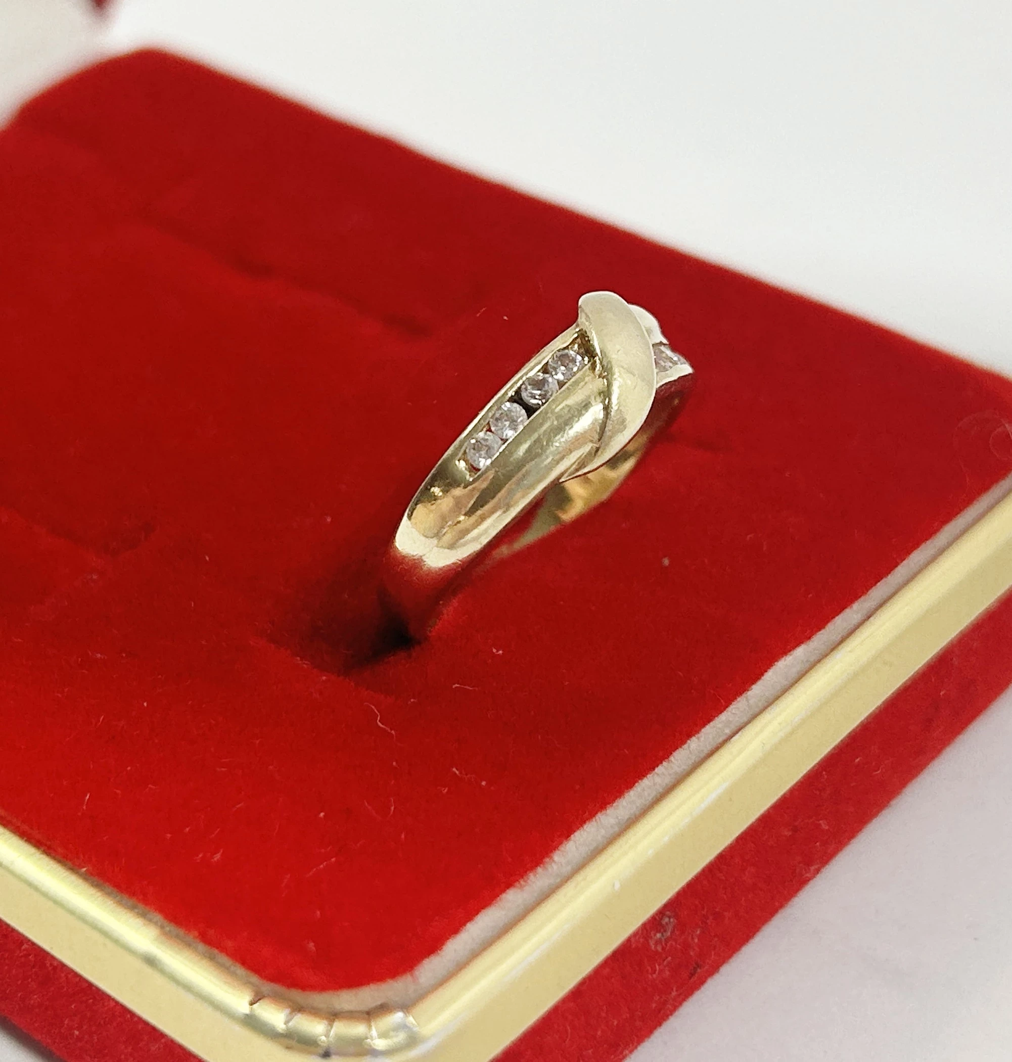 ciekawy-zloty-pierscionek-243g-585-13-material-zloto