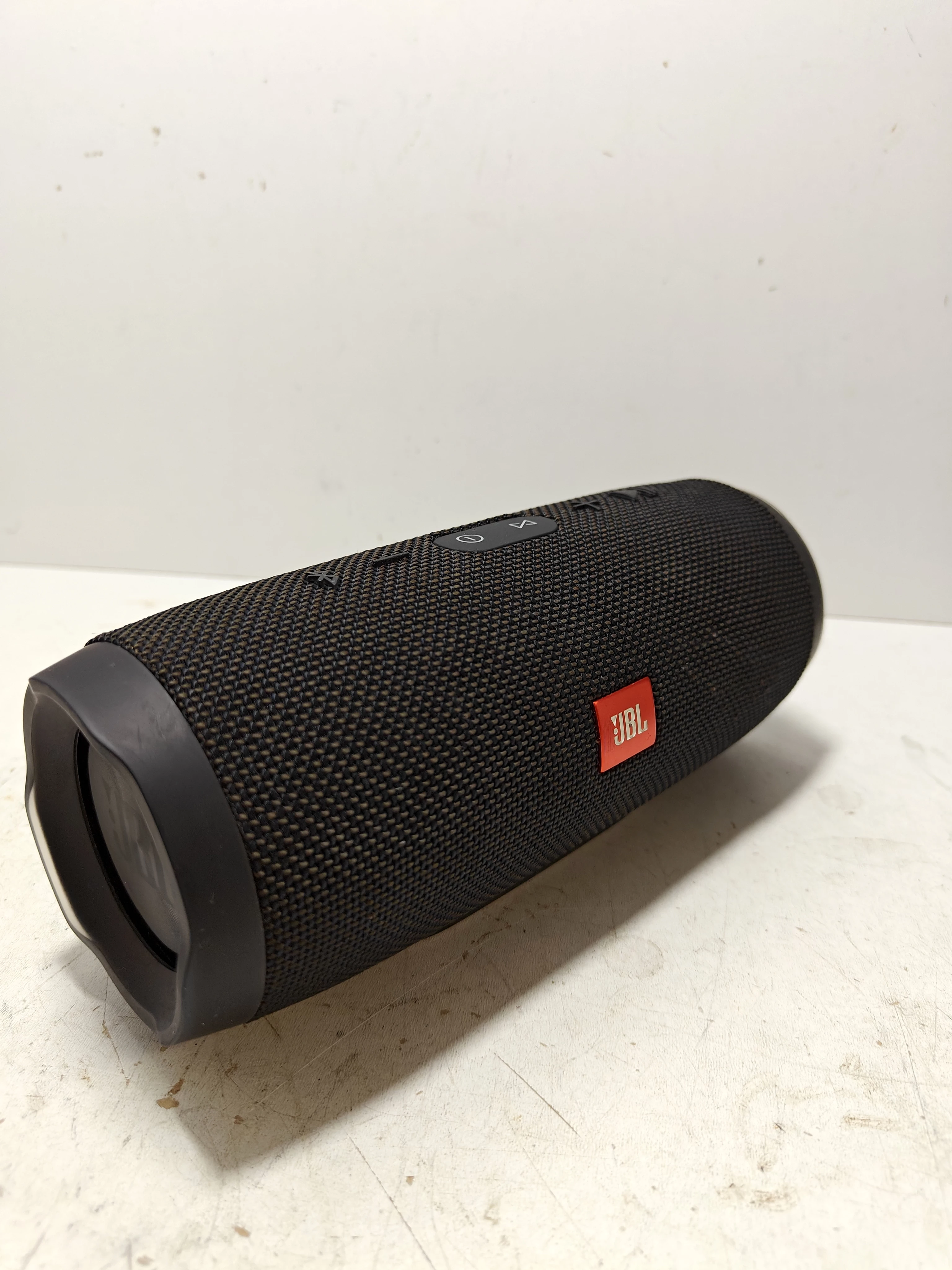 glosnik-jbl-charge-3bateria-trzyma-5-minut-opis-ean-gtin-6925281956171