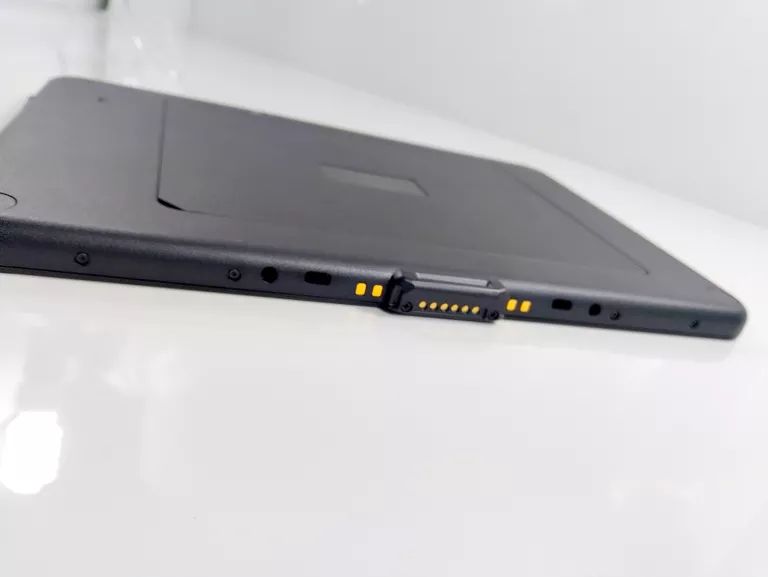 TABLET PANCERNY INARI 10C + KALWIATURA GAMBER JOHNSON