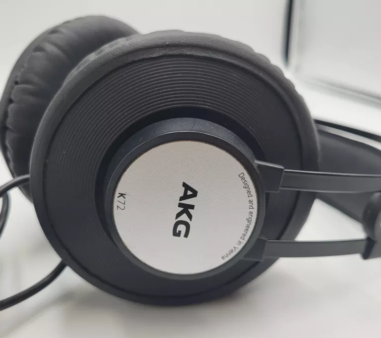 SŁUCHAWKI STUDYJNE NAUSZNE AKG K72