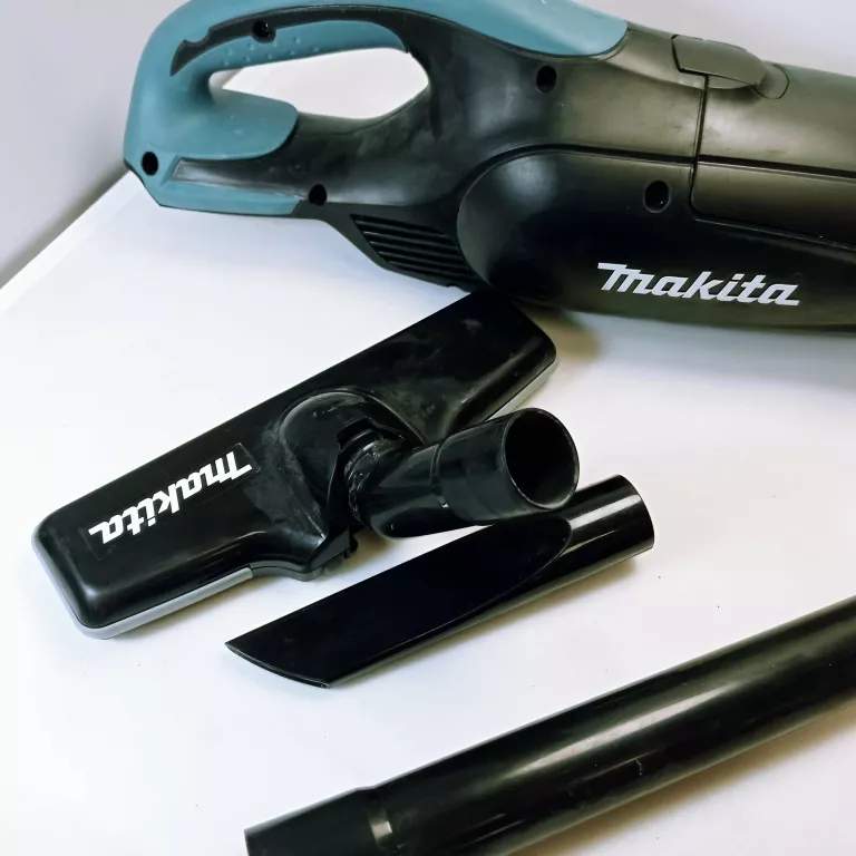 ODKURZACZ MAKITA DCL 182ZB