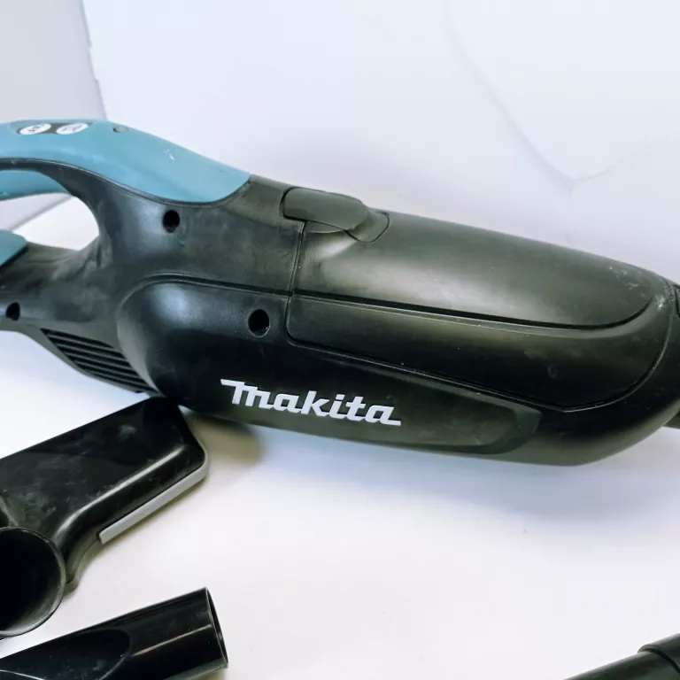 ODKURZACZ MAKITA DCL 182ZB