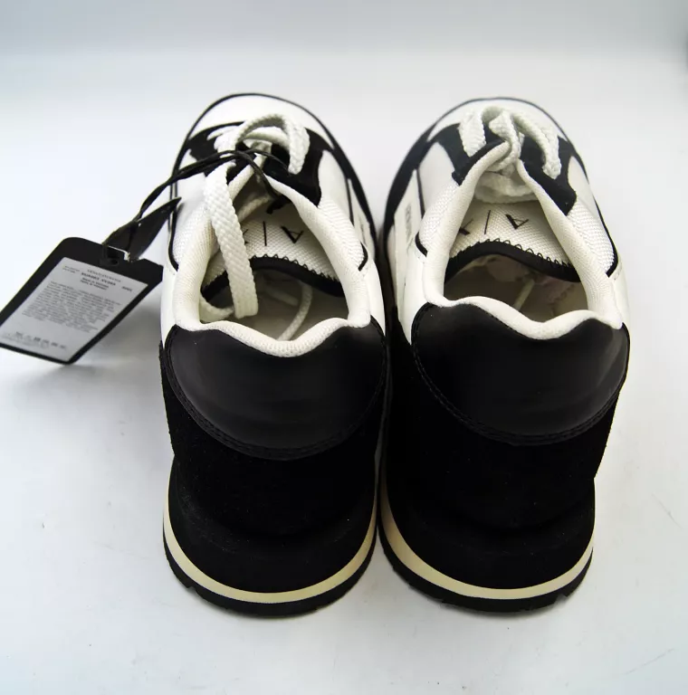 BUTY SNEAKERSY ARMANI EXCHANGE XUX083 XV263 (FABRYCZNY Z METKĄ)