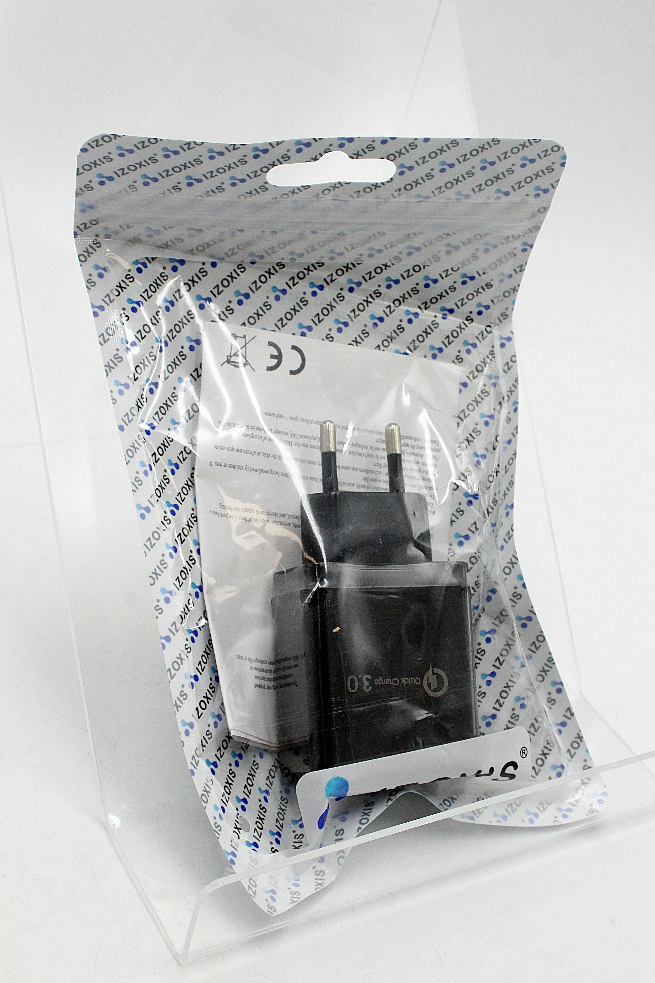 uniwersalna-ladowarka-sieciowa-izoxis-quick-charge-30-4xusb-31a-kod-producenta-zhwoh9934