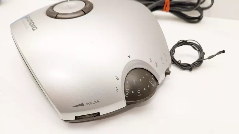 RADIO BUDZIK GRUNDIG SONOCLOCK 30 L / 3340 LW