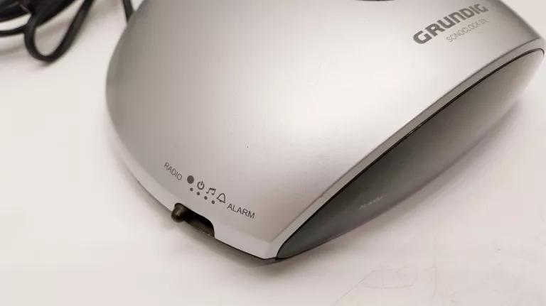 RADIO BUDZIK GRUNDIG SONOCLOCK 30 L / 3340 LW