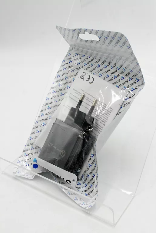 uniwersalna-ladowarka-sieciowa-izoxis-quick-charge-30-4xusb-31a-stan-11323-238058