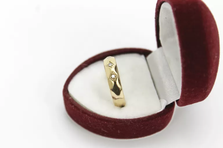 zlota-obraczka-3-brylanty-pr-585-rozm-14-certyfikat-rozmiarsrednica-wew-mm-372-14