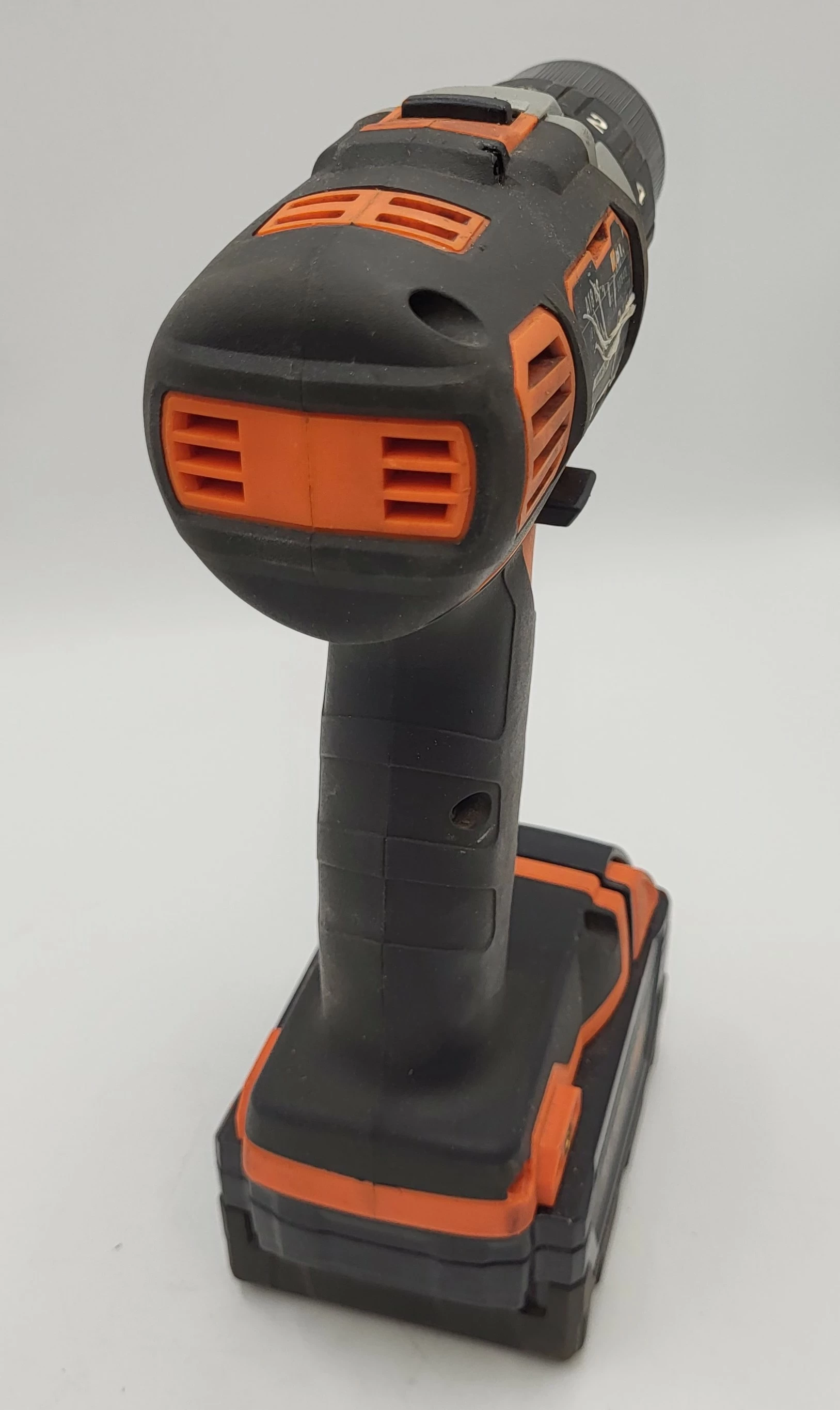 wkretarka-bti-a18-bs-2-9078473-aku-50ah-18v-lad-a144-18-lg-2-stan-uzywany