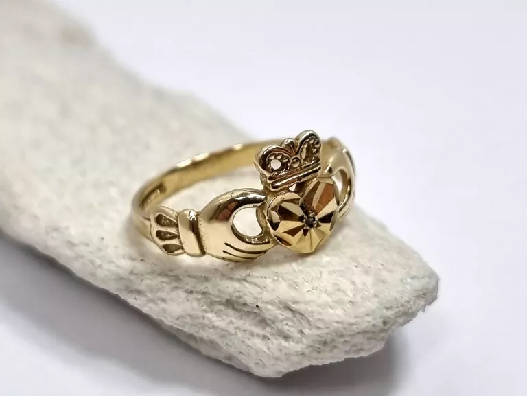 ZŁOTY PIERŚCIONEK CLADDAGH RING P: 375 W: 1,82G R: 12