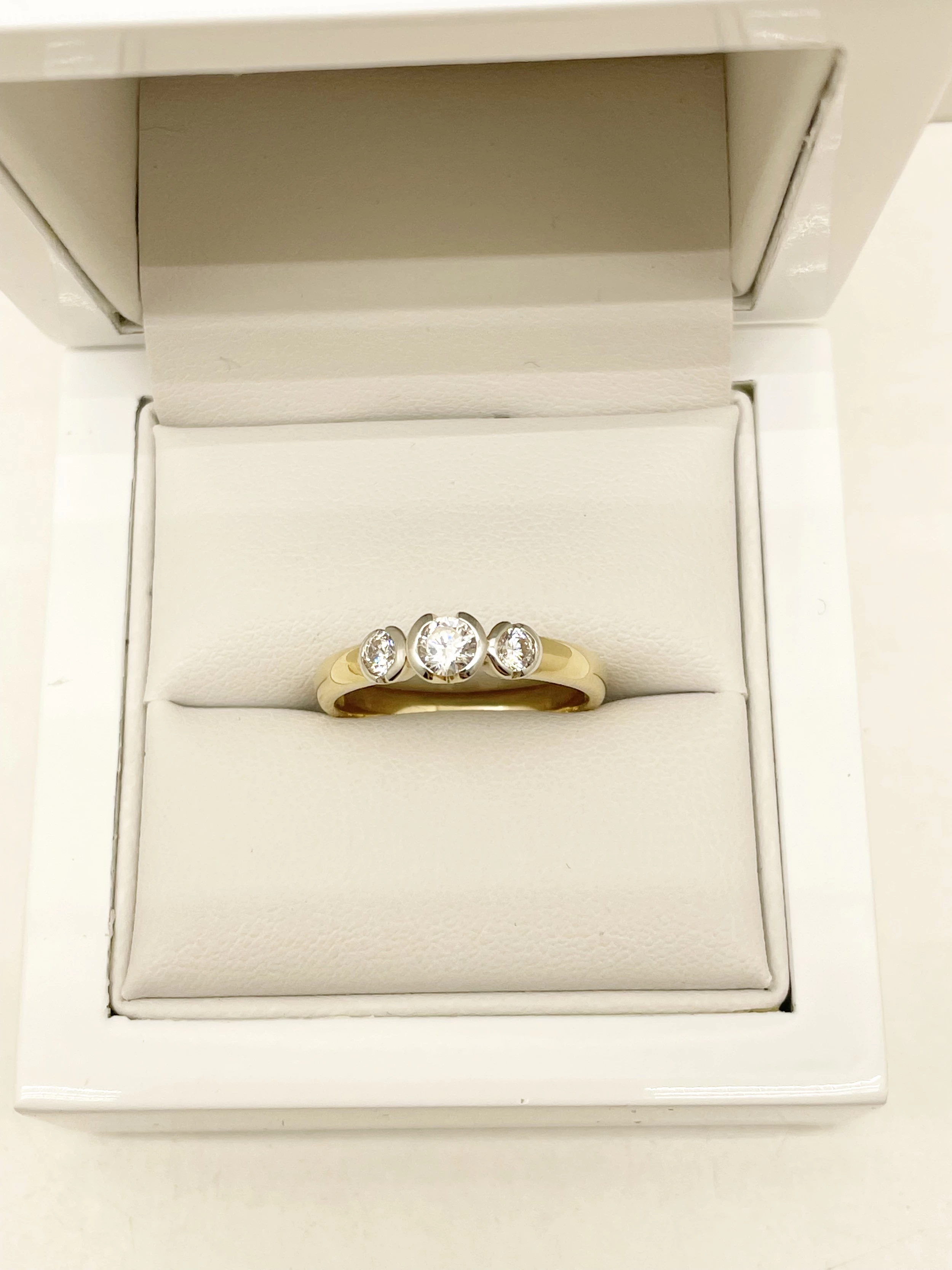 piekny-zloty-pierscionek-311g-585pr-ean-gtin-5905868200294