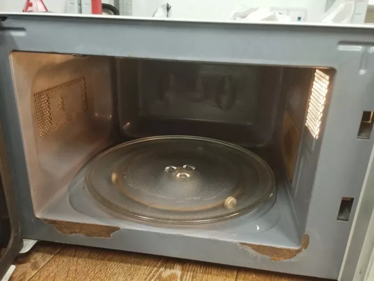KUCHENKA MIKROFALOWA TRICITY TSM10