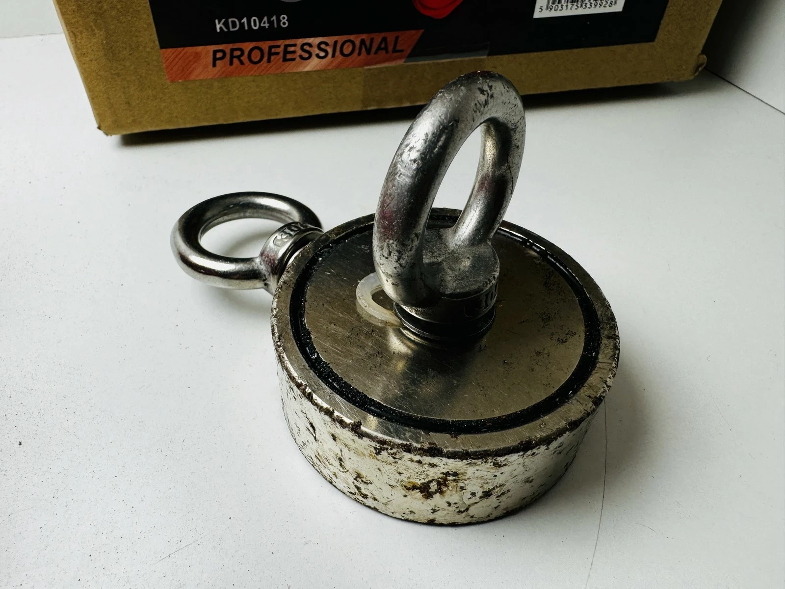 magnes-neodymowy-180kg-z-uchem-zestaw-stan-uzywany