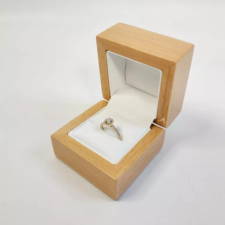 PIERŚCIONEK ZŁOTY Z DIAMENTAMI - METROPOLITAN 9401M33 R7