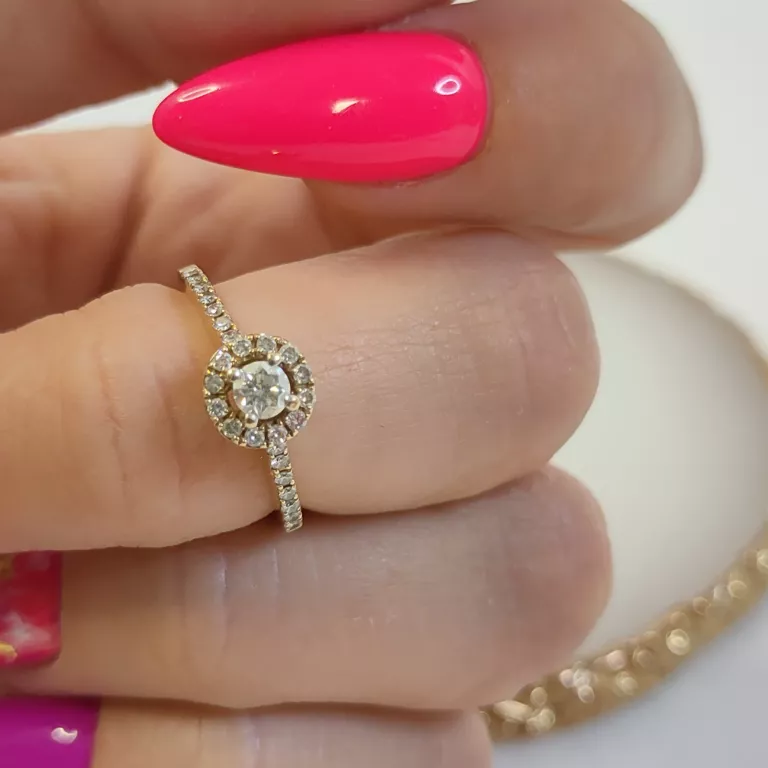 PIERŚCIONEK ZŁOTY Z DIAMENTAMI - METROPOLITAN 9401M33 R7