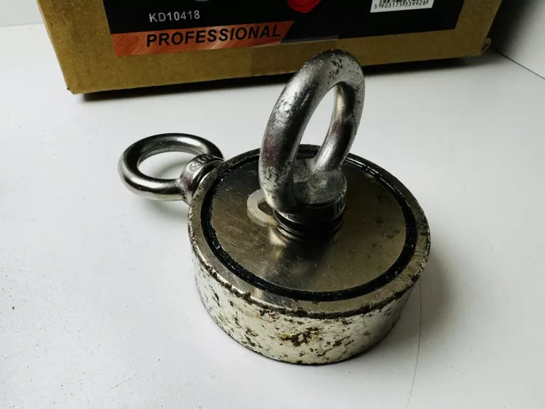 magnes-neodymowy-180kg-z-uchem-zestaw-stan-uzywany