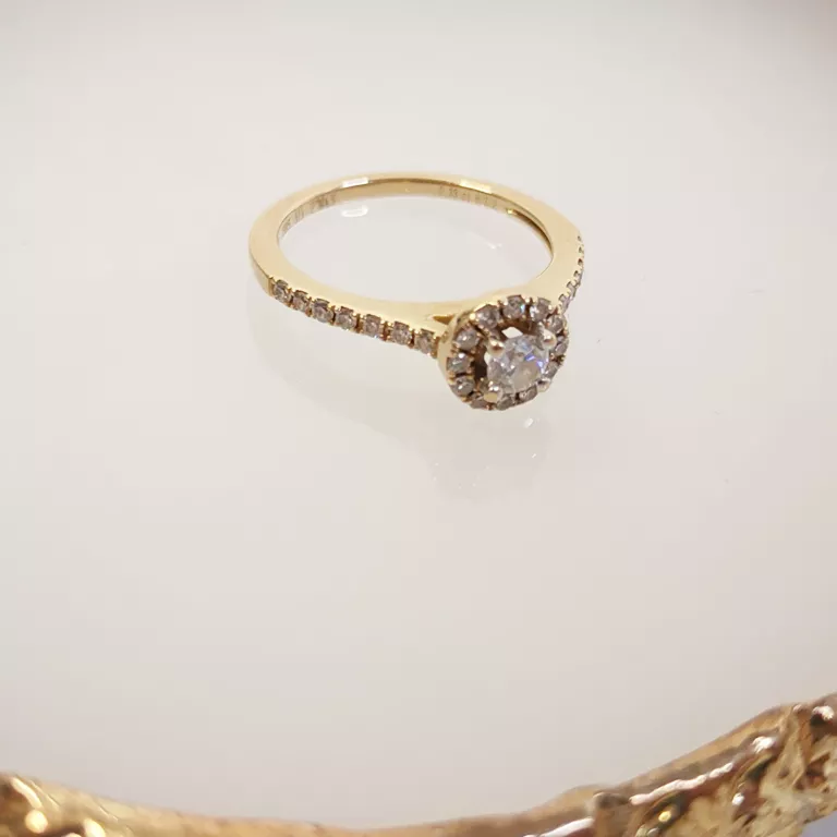 PIERŚCIONEK ZŁOTY Z DIAMENTAMI - METROPOLITAN 9401M33 R7