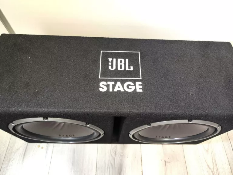 SKRZYNIA BASOWA JBL STAGE 1200D Z PORTEM SZCZELINOWYM I WOOFEREM 300MM