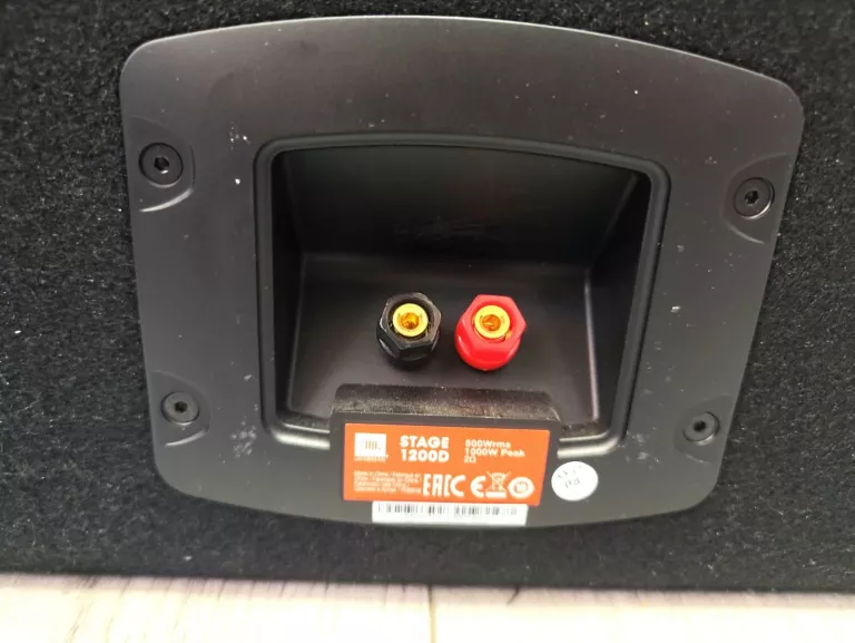 SKRZYNIA BASOWA JBL STAGE 1200D Z PORTEM SZCZELINOWYM I WOOFEREM 300MM