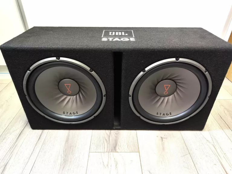 SKRZYNIA BASOWA JBL STAGE 1200D Z PORTEM SZCZELINOWYM I WOOFEREM 300MM