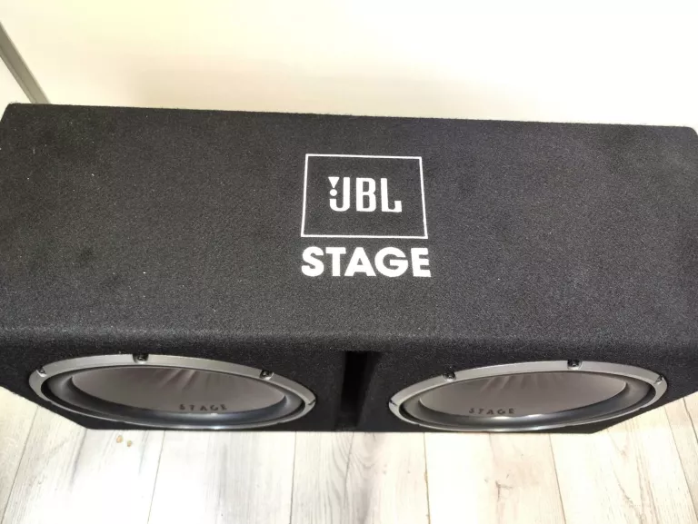 SKRZYNIA BASOWA JBL STAGE 1200D Z PORTEM SZCZELINOWYM I WOOFEREM 300MM