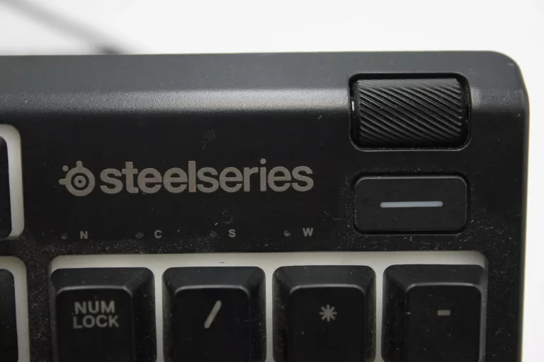 KLAWIATURA GAMINGOWA STEELSERIES APEX 3
