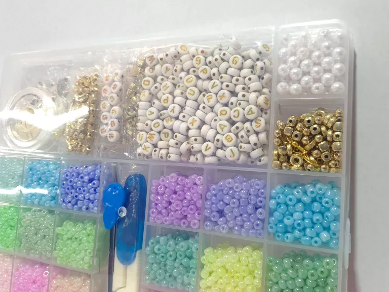 KORALIKI DO ROBIENIA BIŻUTERII DIY DEKORACYJNE ZESTAW 5600 ELEMENTÓW 4 MM