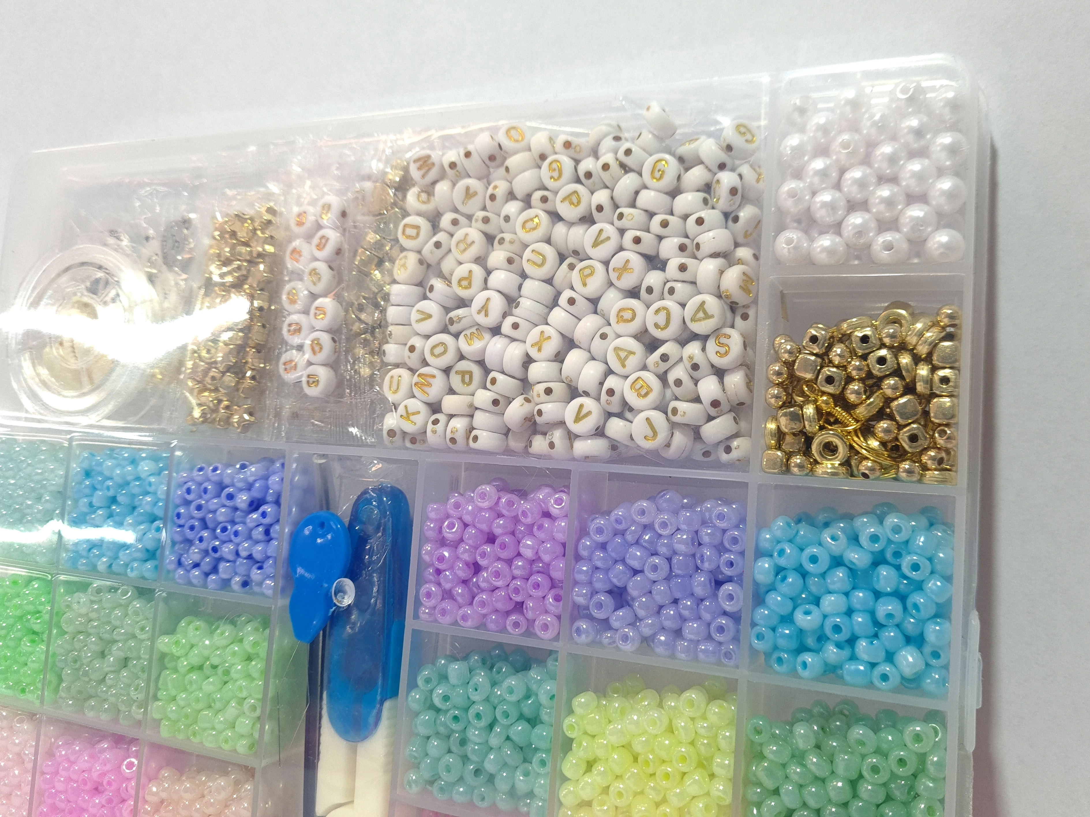 koraliki-do-robienia-bizuterii-diy-dekoracyjne-zestaw-5600-elementow-4-mm-marka-248928-983816