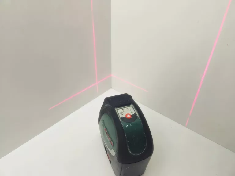 LASER KRZYŻOWY BOSCH UNIVERSAL LEVEL 3
