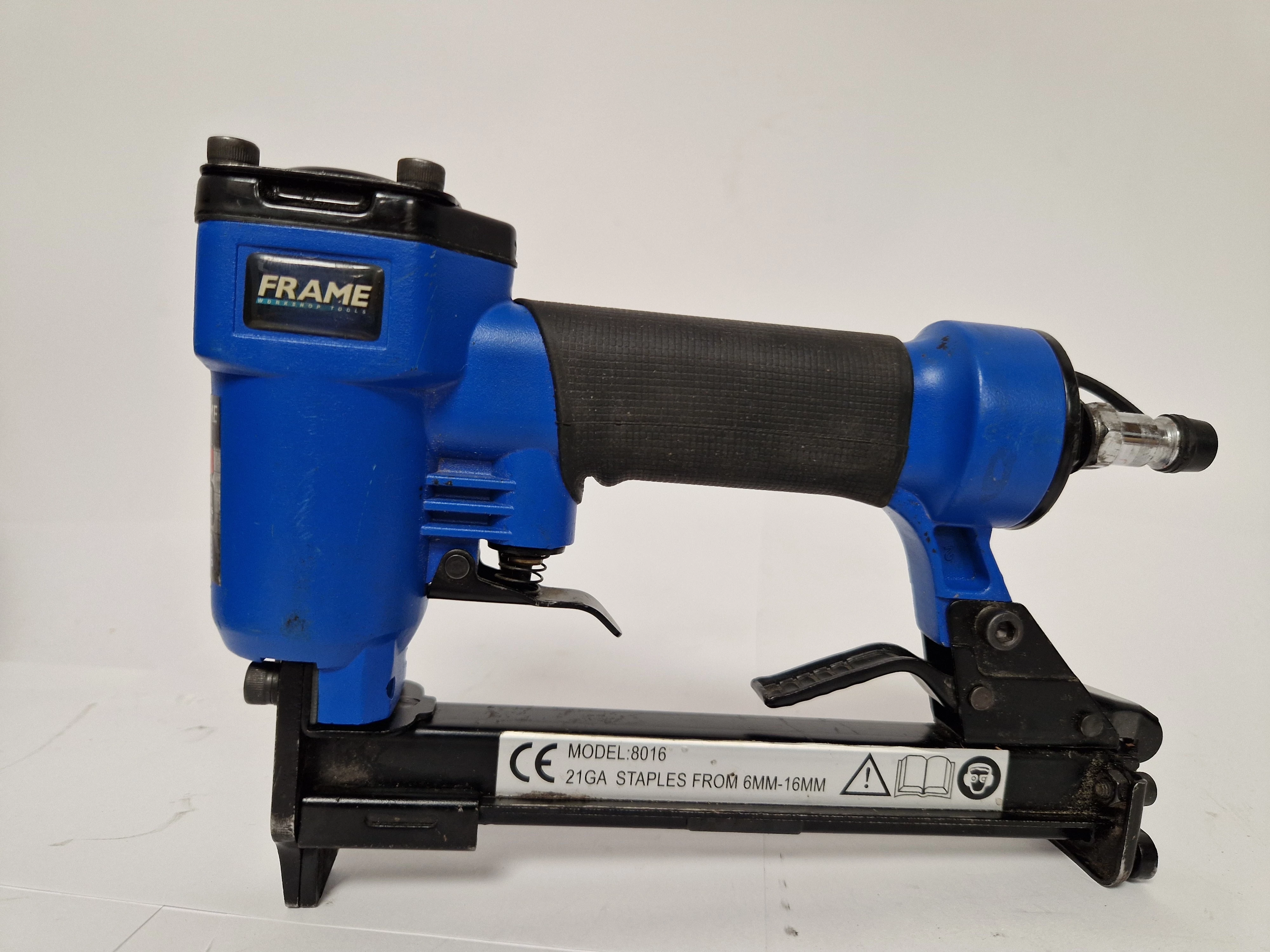 zszywacz-pneumatyczny-frame-8016-walizka-stan-uzywany