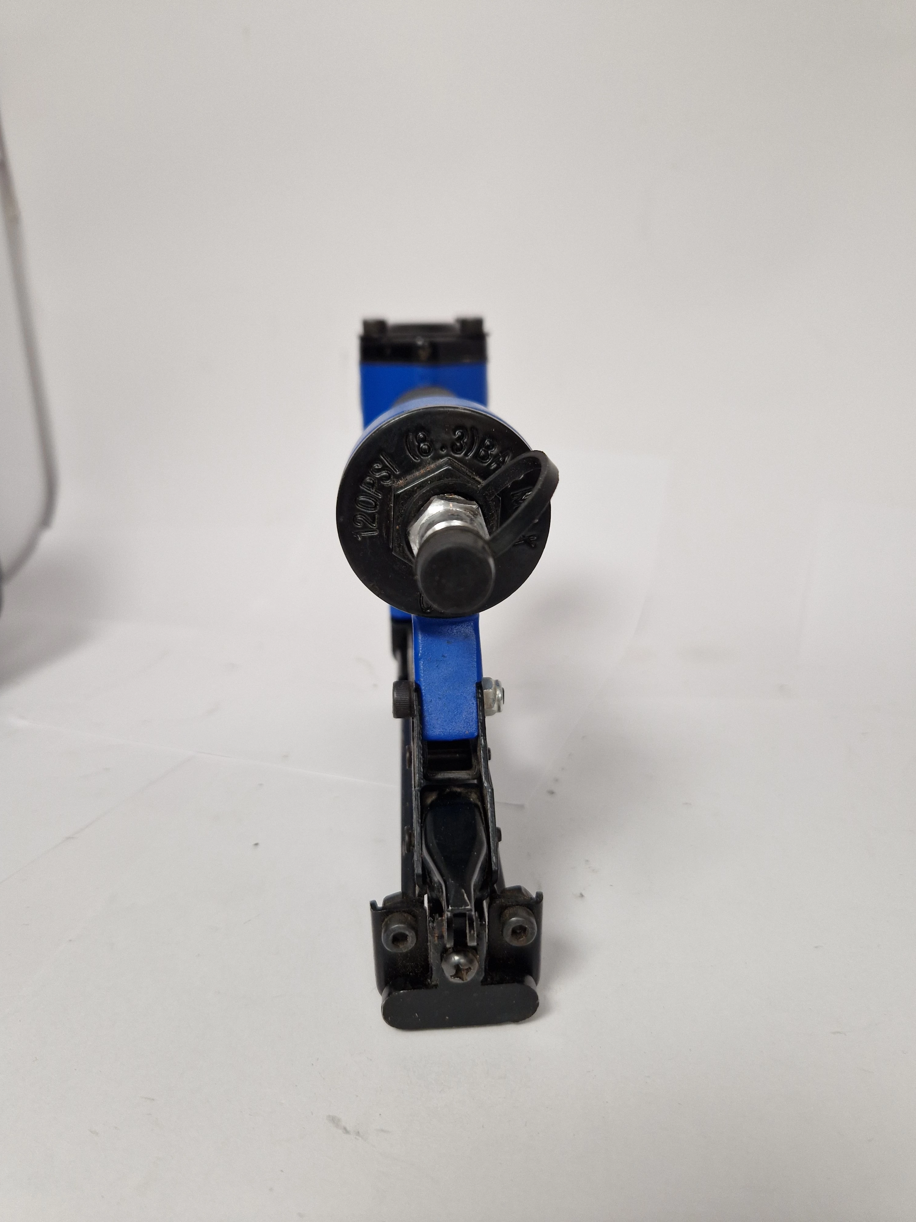 zszywacz-pneumatyczny-frame-8016-walizka-marka-inny-producent