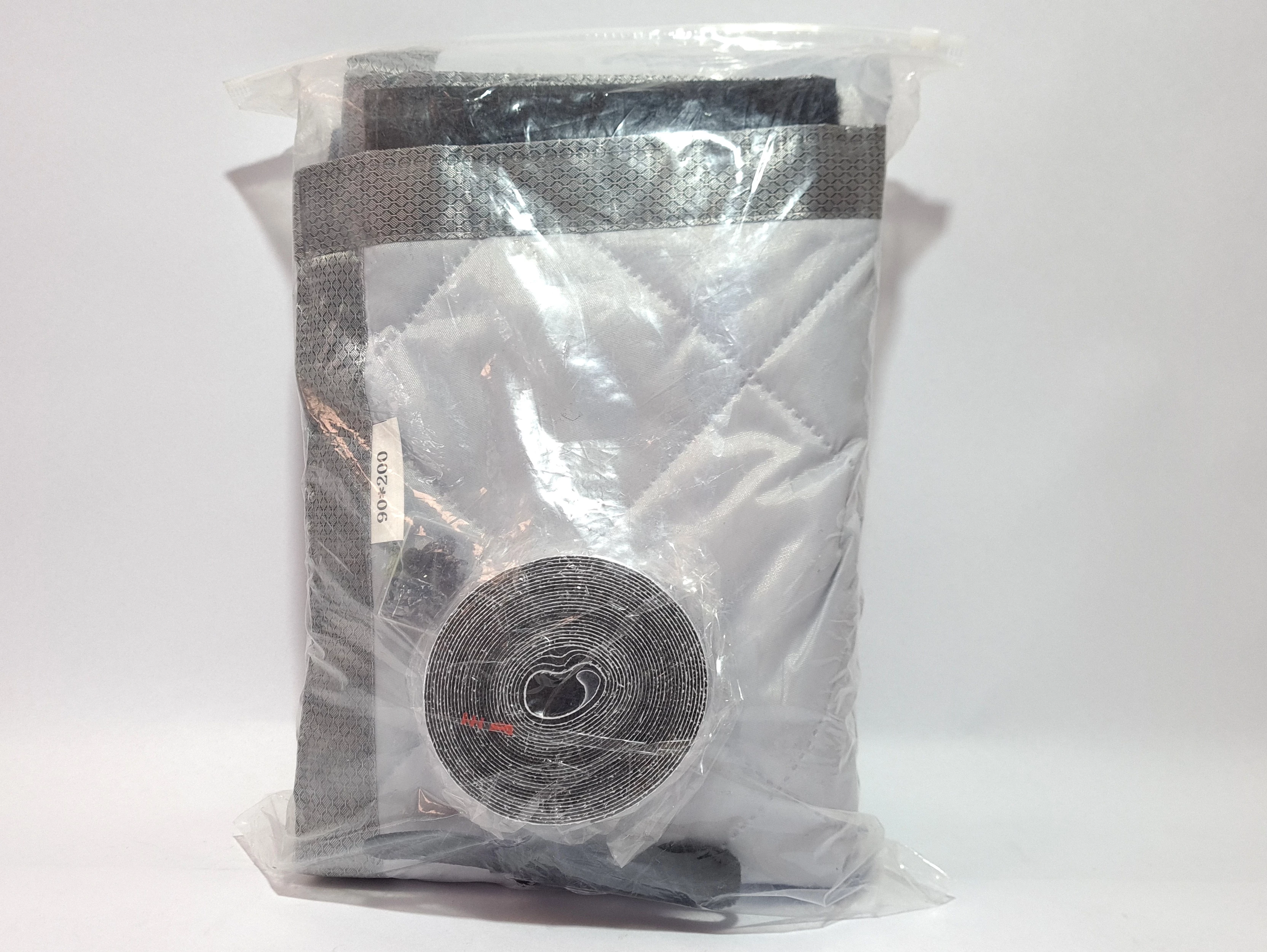 kurtyna-zaslona-termiczna-na-magnes-do-drzwi-90cm-x-200cm-sposob-zawieszania-rzepy