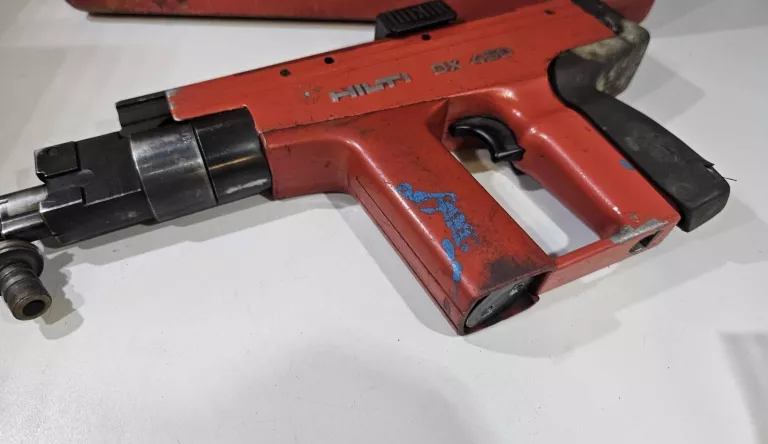 OSADZAK DO GWOŹDZI HILTI DX 450 + WALIZKA