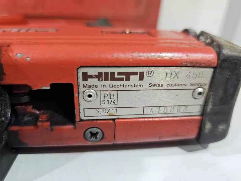 OSADZAK DO GWOŹDZI HILTI DX 450 + WALIZKA