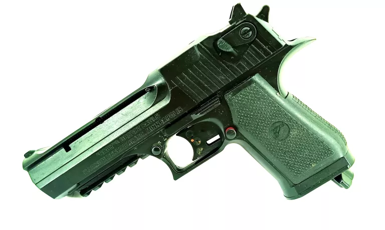 PISTOLET MAGNUM ''BABY'' DESERT EAGLE