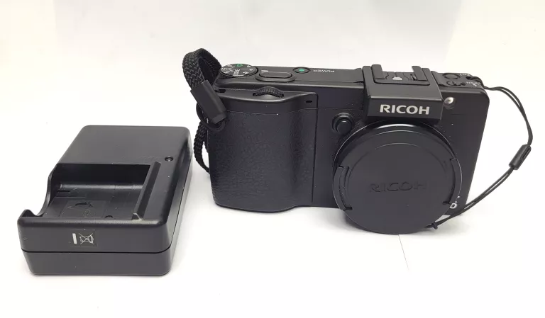 APARAT RICOH GX200 / ŁADOWARKA