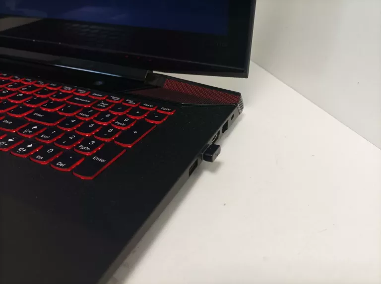 laptop-lenovo-ideapad-y700-8-gb-intel-core-i7-ladowarka-torba-przekatna-ekranu-156