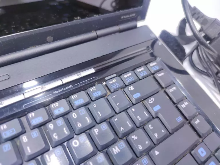 laptop-hp-pavilion-dv5000-4gb-250gb-intel-genuine-t2300-wielkosc-pamieci-ram-4-gb