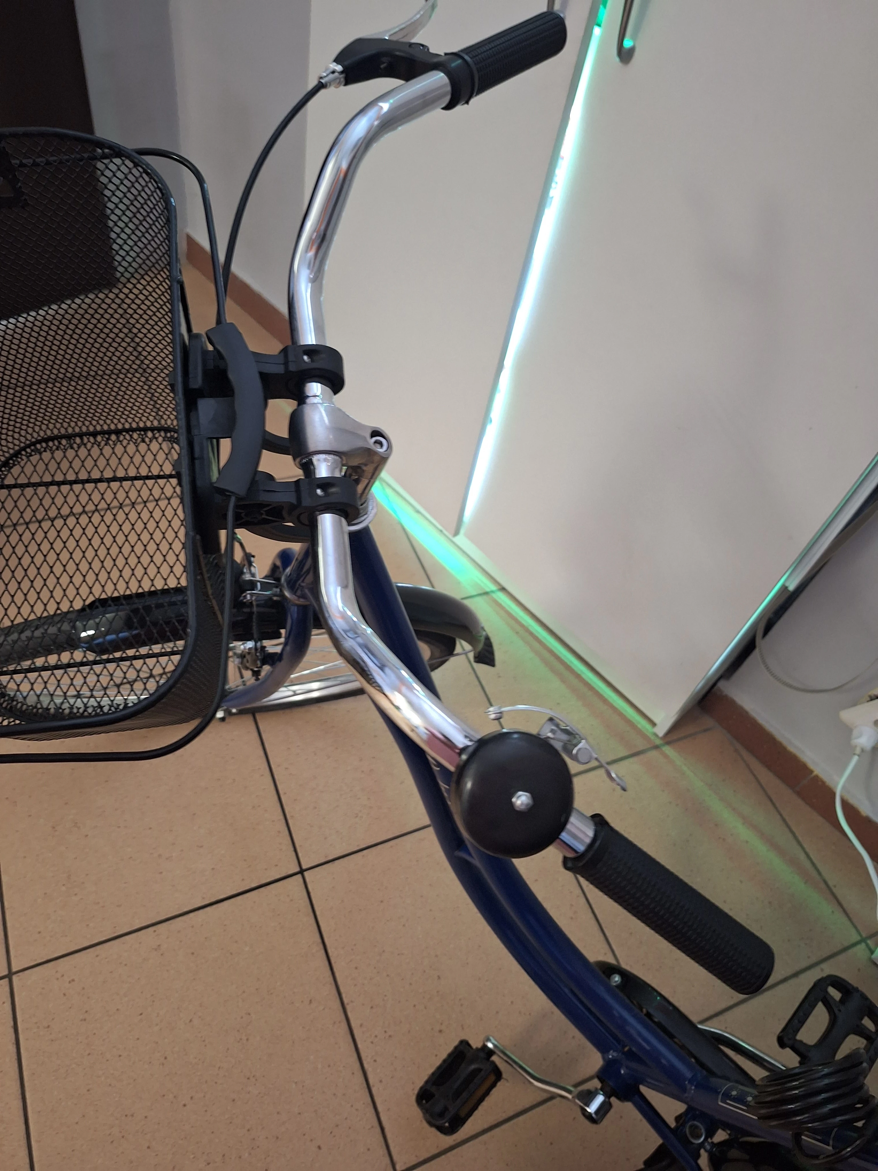 rower-damski-z-koszykiem-retro-damska-28-ean-gtin-5901986492535