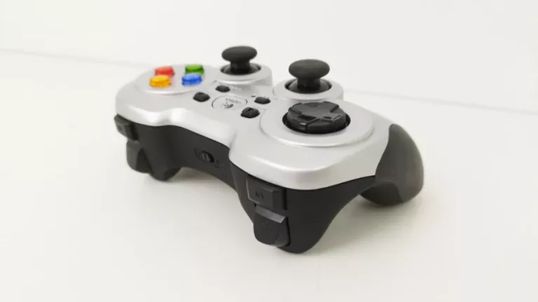 PAD BEZPRZEWODOWY LOGITECH F710