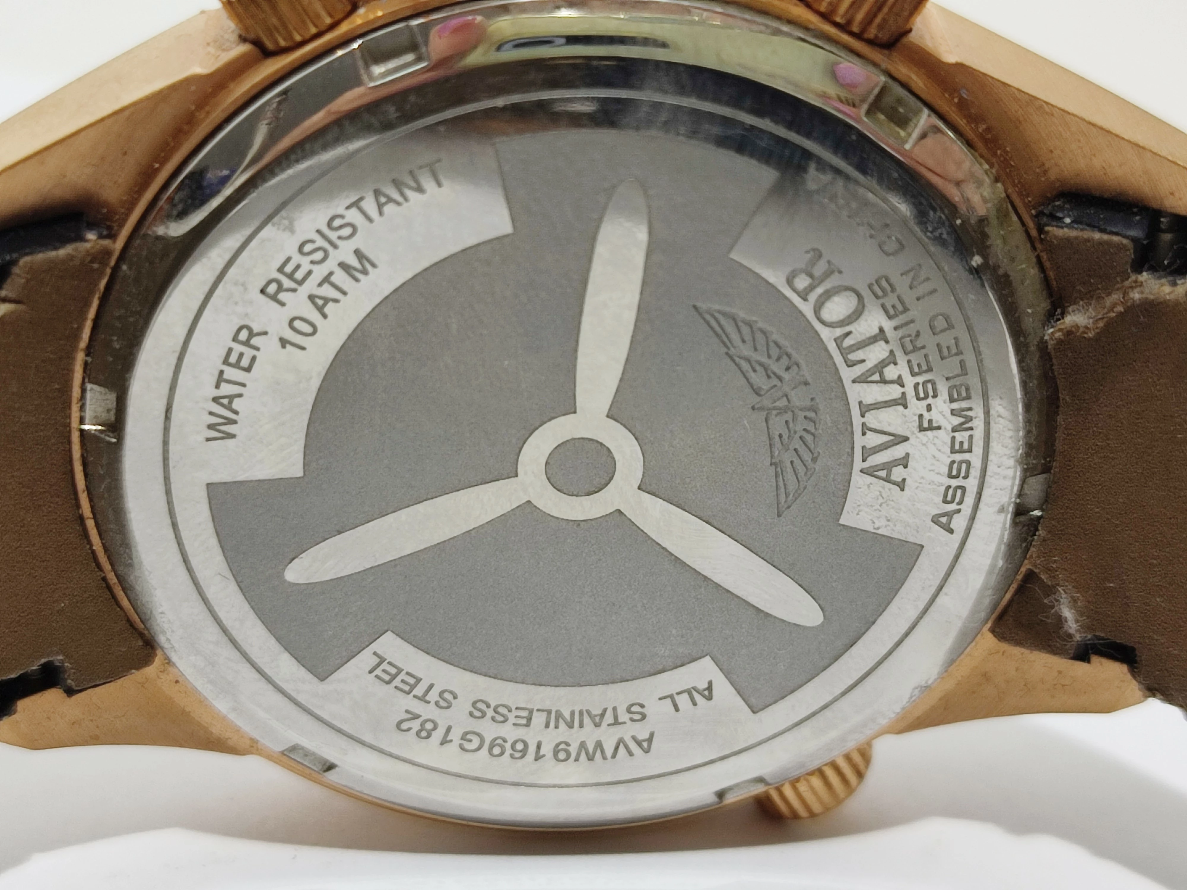 zegarek-meski-aviator-f-series-avw9169g182-material-paska-skora-naturalna