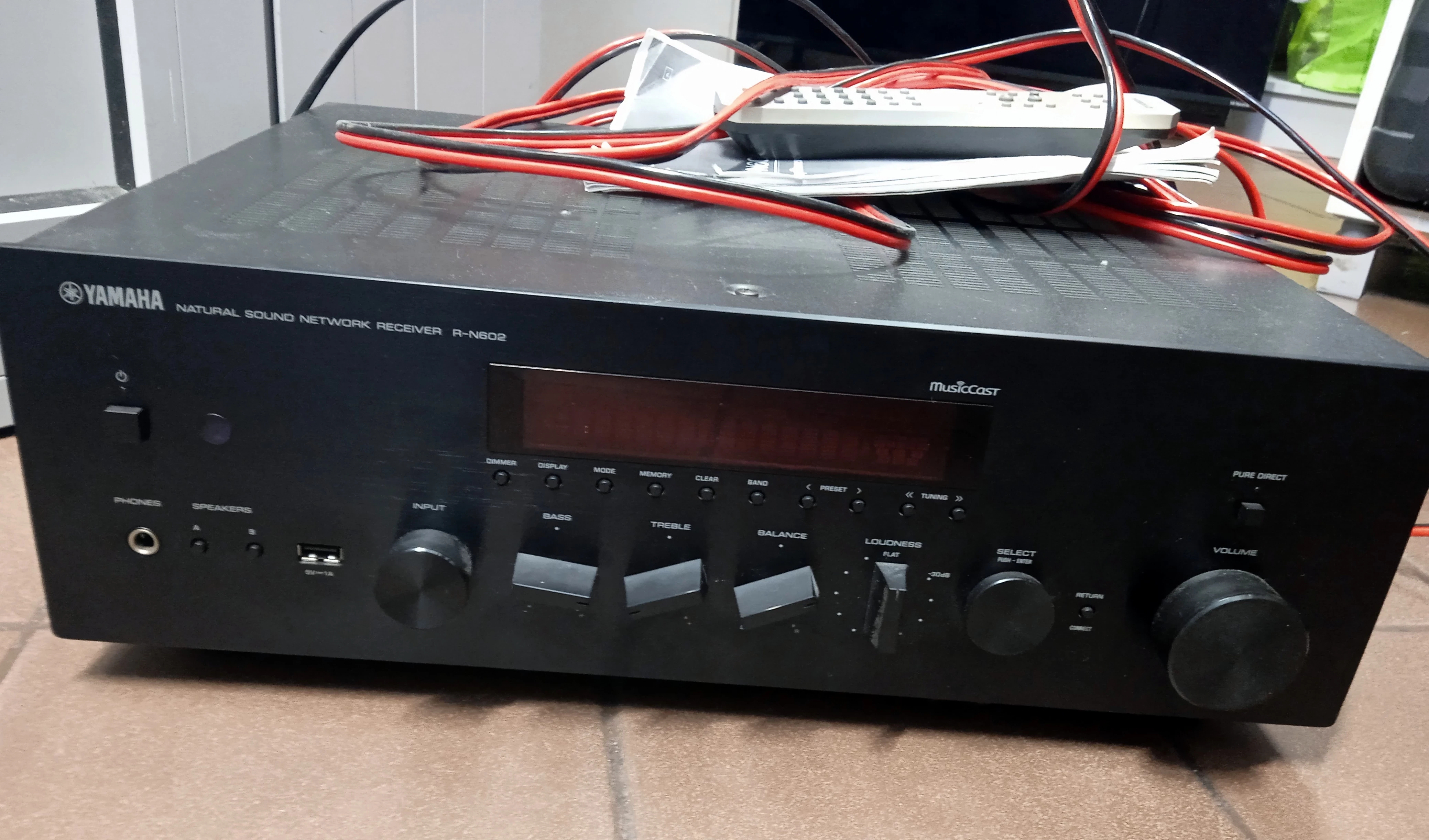 amplituner-yamaha-r-n602-ean-gtin-027108952727