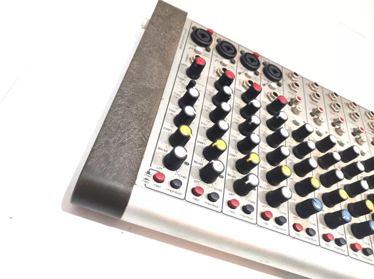 SOUNDCRAFT COMPACT 10 MIKSER FONII