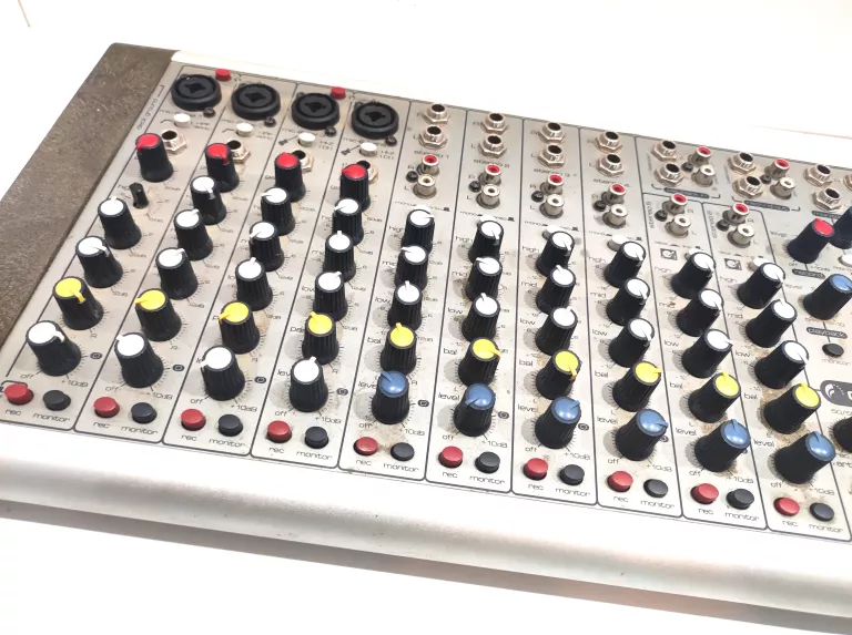 SOUNDCRAFT COMPACT 10 MIKSER FONII