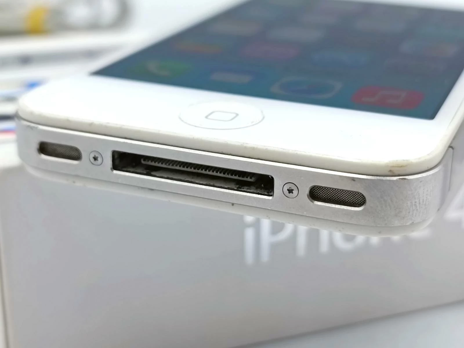 iphone-4s-8gb-typ-smartfon