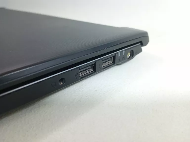 LAPTOP ACER ASPIRE 5 8GB RAM/ I5-8250U/256GB/NVIDIA GEFORCE 940MX 2GB