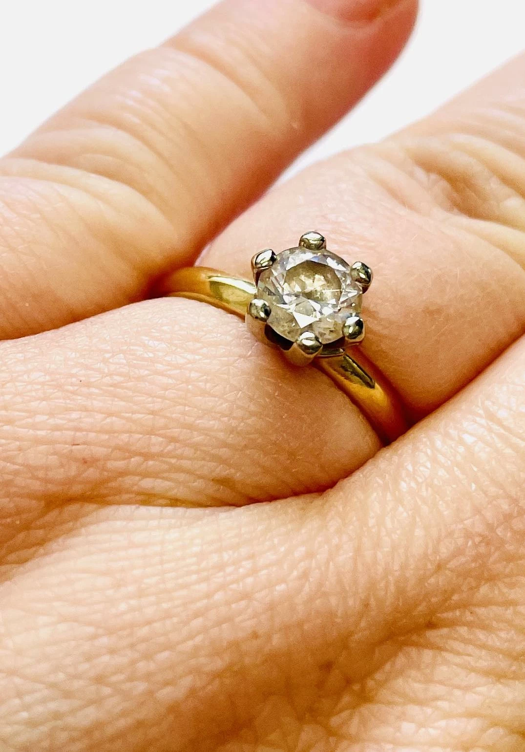 pierscionek585281g-14q-rodzaj-wyrob-jubilerski