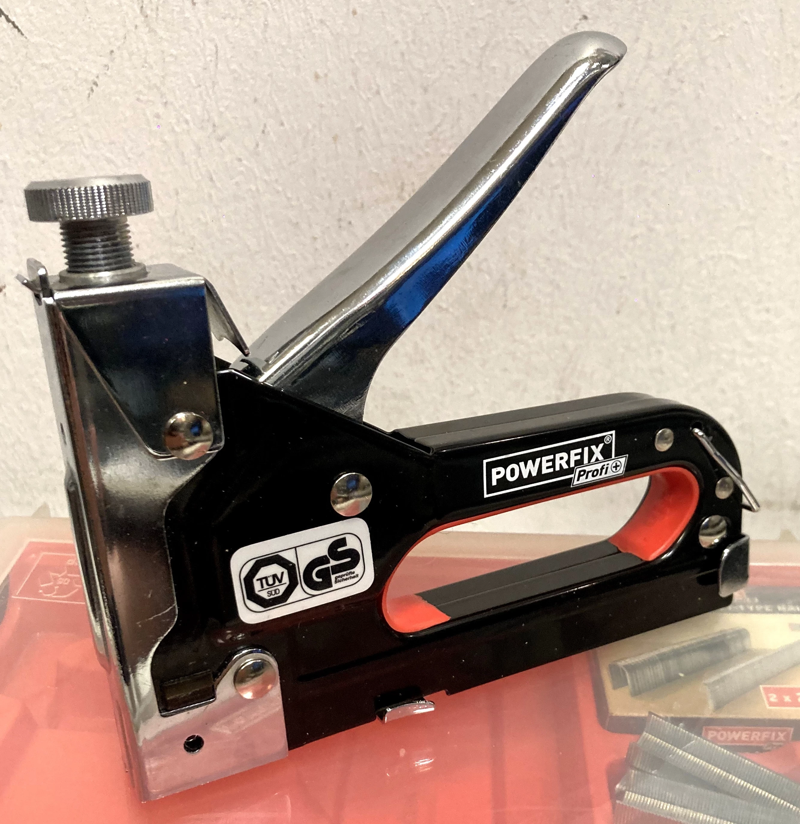 zszywacz-reczny-taker-powerfix-profipolecam-minimalna-dlugosc-zszywek-4