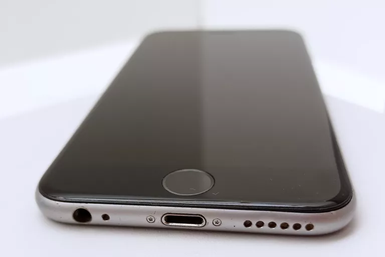 TELEFON IPHONE 6 SREBRNY 89% KONDYCJA BATERII NA CZĘŚCI