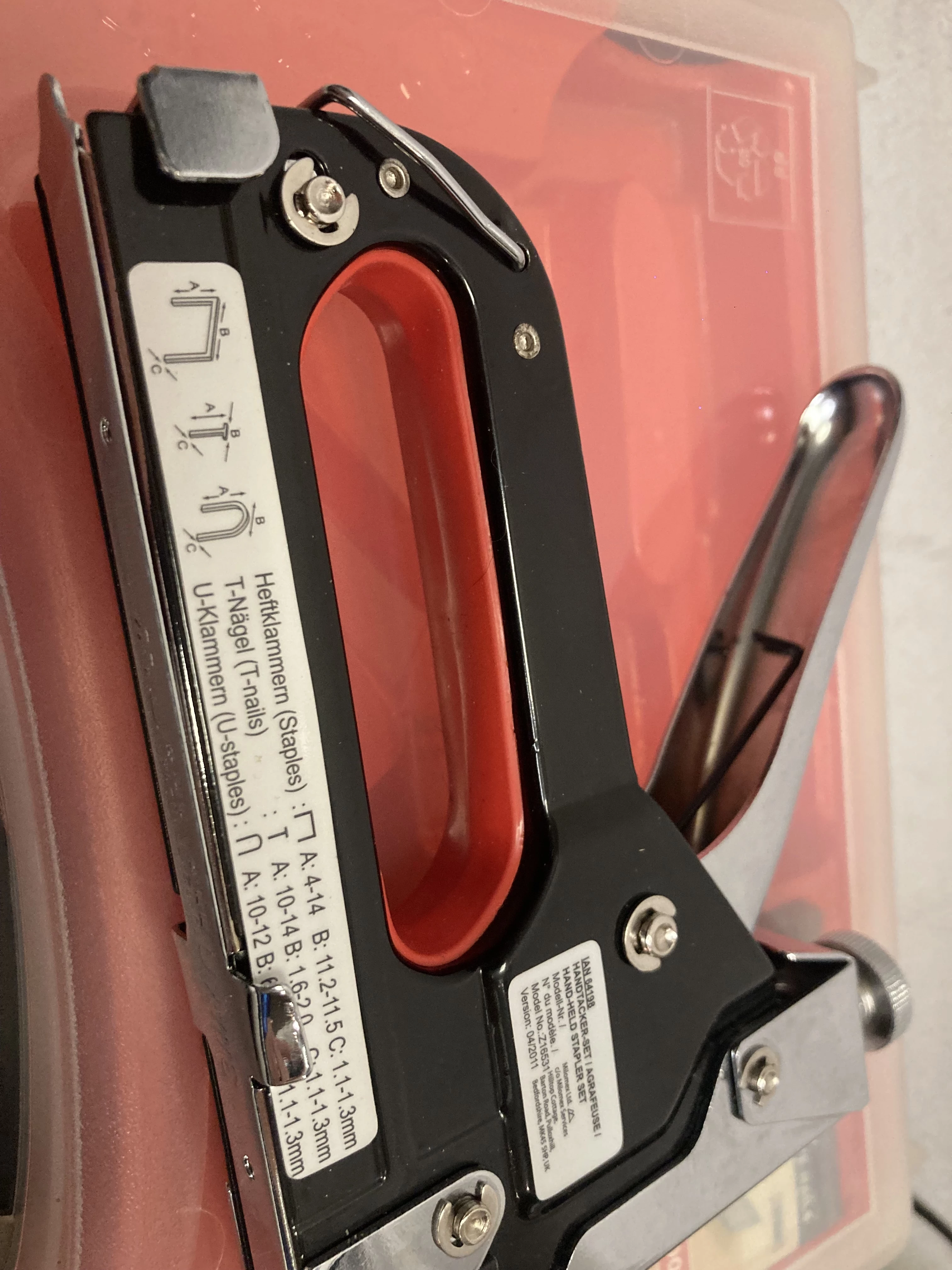 zszywacz-reczny-taker-powerfix-profipolecam-marka-powerfix